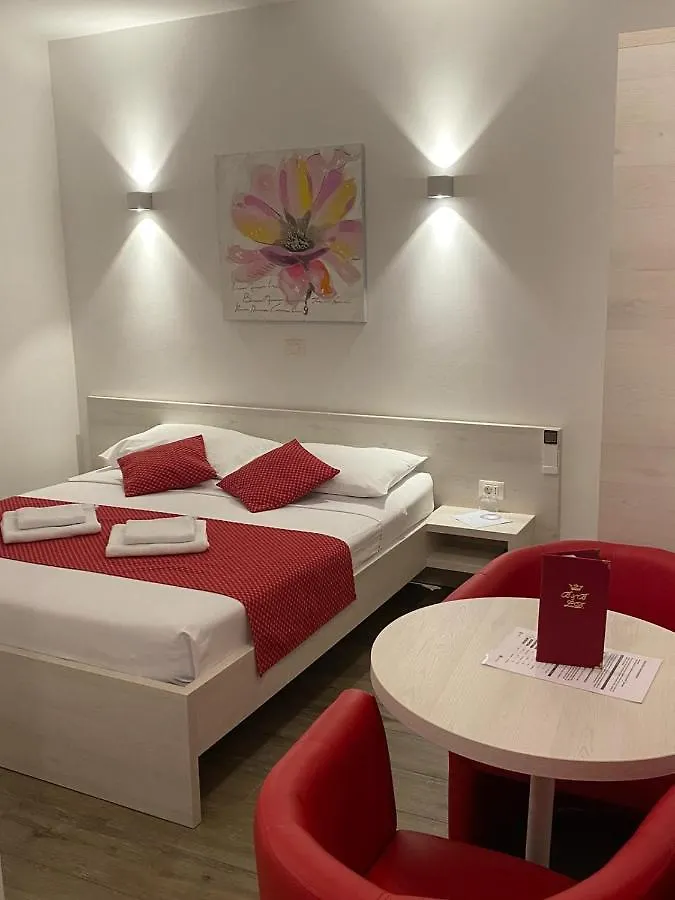 B&B-Ld Pula 3*,  Croatia