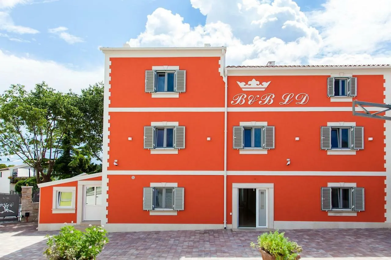 פולה B&B-Ld לינה וארוחת בוקר