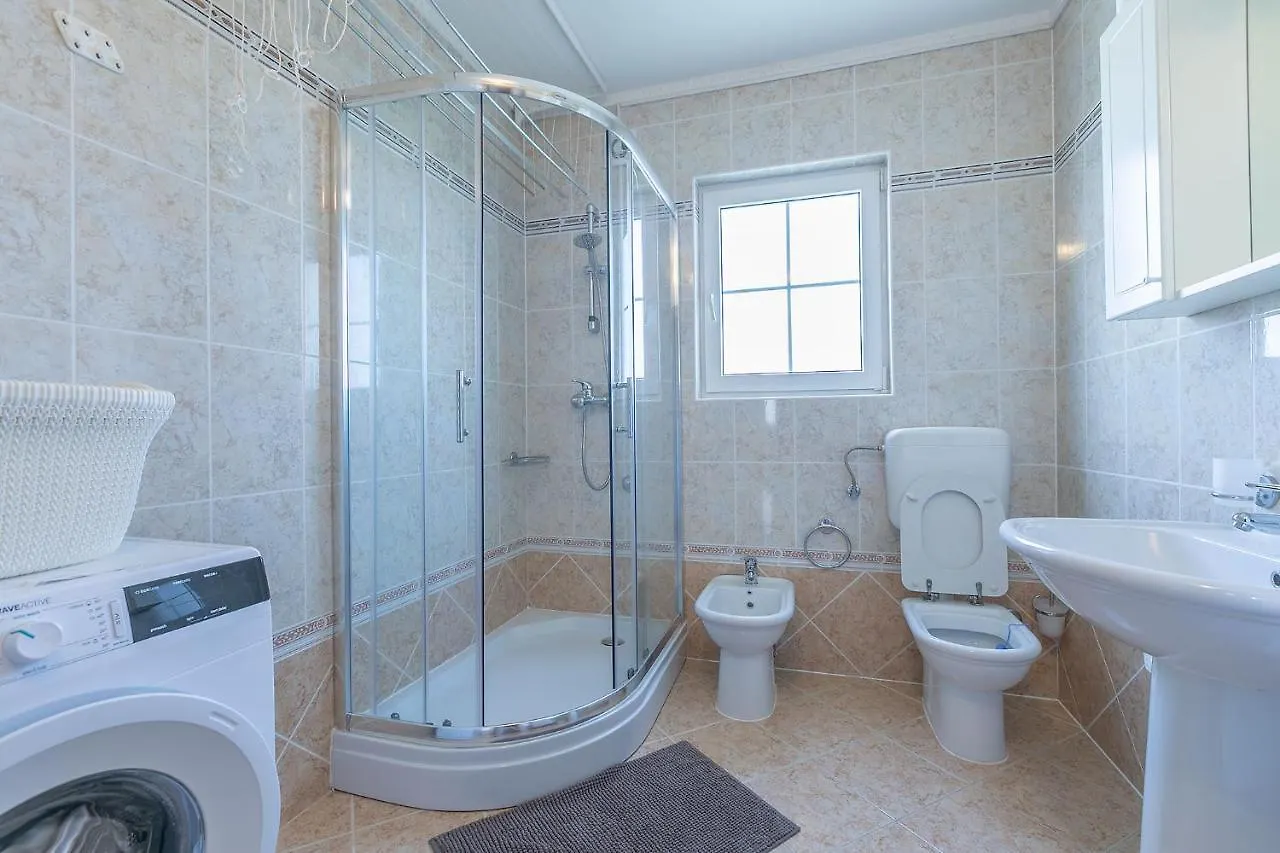 B&B-Ld Pula