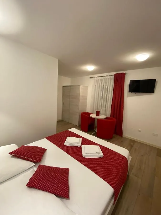 B&B-Ld Pula