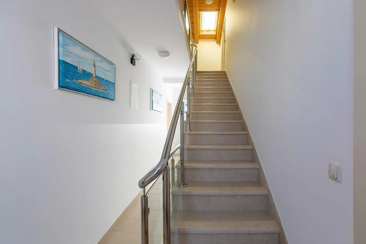 B&B-Ld Pula