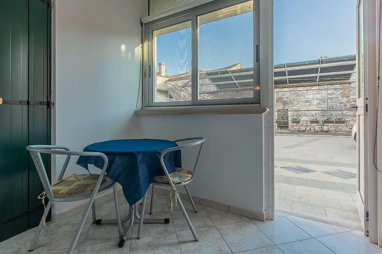 B&B-Ld Pula Bed & Breakfast